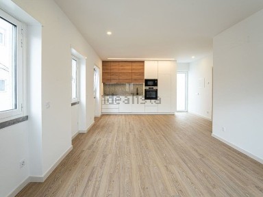 Apartamento T3 à venda na Praça Vasco da Gama, 17