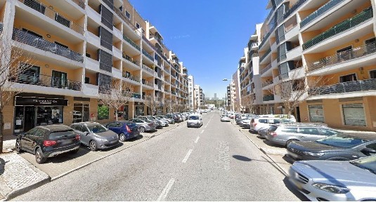 Arrendamento de espaço comercial na Avenida Canto e Castro