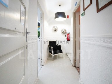 Apartamento T2 à venda na Rua Mouzinho de Albuquerque