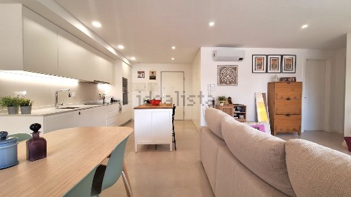 Apartamento T2 à venda na Rua da Pedreira