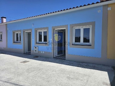 Apartamento T5 à venda na Rua Principal