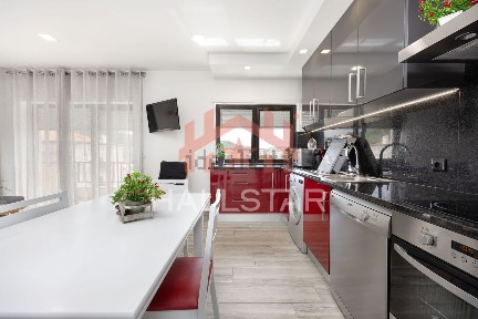 Apartamento T3 à venda na Rua Alves Redol, 18