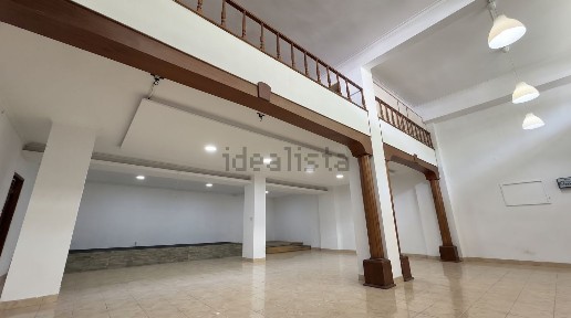 Arrendamento de espaço comercial na Rua Nova do Zambujal