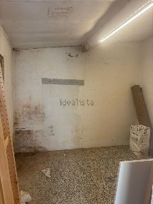 Arrendamento de armazém na Rua Luis de Camões