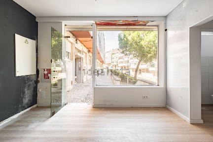 Arrendamento de espaço comercial na Rua de Angola s/n