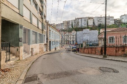 Espaço comercial à venda na Avenida Sá da Bandeira