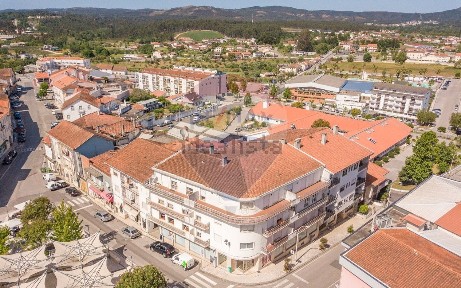 Espaço comercial à venda no Largo Doutor Daniel de Matos