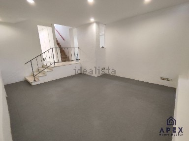 Arrendamento de espaço comercial na Rua Conde das Antas, 43