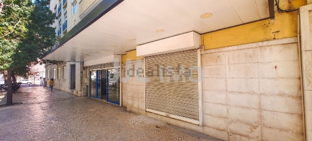 Arrendamento de espaço comercial na Avenida de Paris