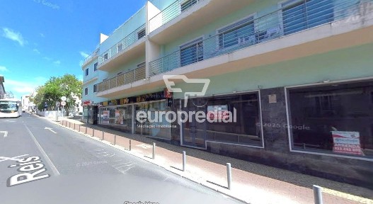 Arrendamento de espaço comercial na Rua Cândido dos Reis