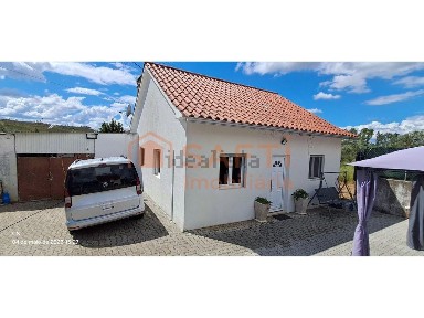Moradia independente à venda em Freixianda - Ribeira do Fárrio - Formigais