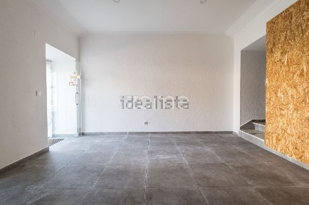Arrendamento de espaço comercial na Rua Dona Maria II, 93