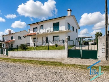 Moradia independente à venda em Tomar e Santa Maria dos Olivais