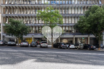 Arrendamento de espaço comercial na Rua Castilho, 50