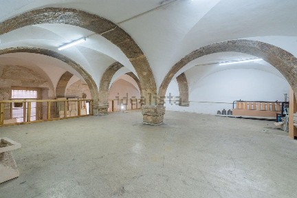Arrendamento de espaço comercial no Beco dos Apóstolos, 2
