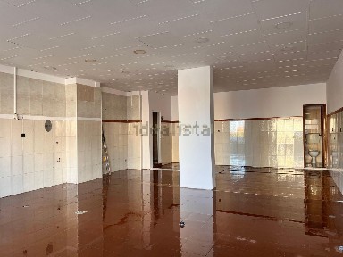 Arrendamento de espaço comercial na Rua Liberdade, 1 -b