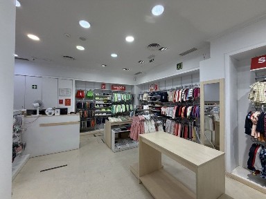 Arrendamento de espaço comercial na Avenida do Uruguai, 8 a