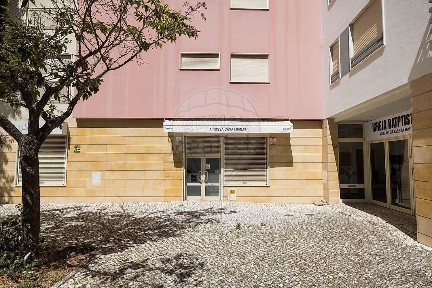 Negócio para trespasse na Rua Professor João Cândido de Oliveira