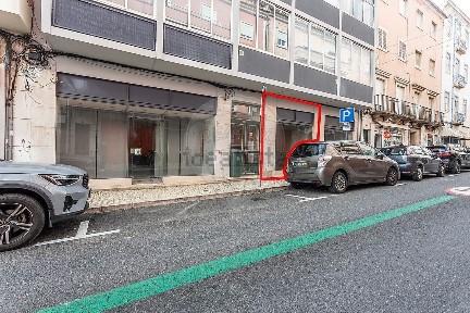 Arrendamento de espaço comercial na Rua da Beneficência