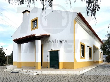 Moradia independente à venda em N251