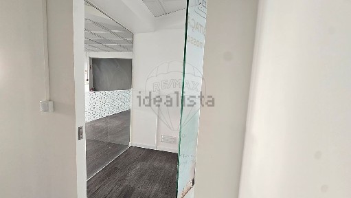 Arrendamento de espaço comercial na Rua dos Murtórios