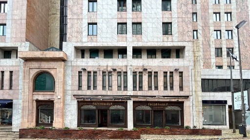 Arrendamento de espaço comercial na Avenida Engenheiro Duarte Pacheco