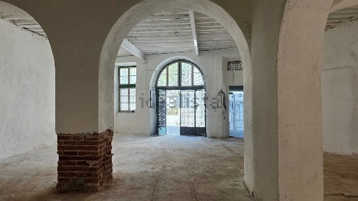 Arrendamento de espaço comercial na Alameda do Beato, 7