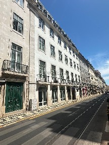 Arrendamento de espaço comercial na Rua dos Fanqueiros