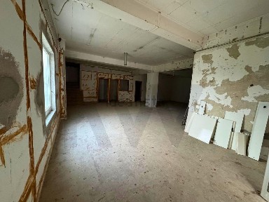 Arrendamento de espaço comercial na Rua Martins Barata