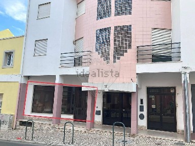 Arrendamento de espaço comercial na Parede