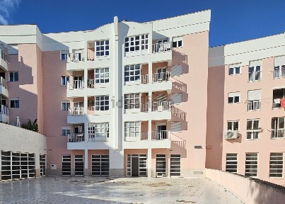 Arrendamento de espaço comercial na Algés