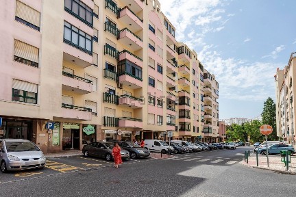 Negócio para trespasse na Avenida Heróis da Liberdade, 11