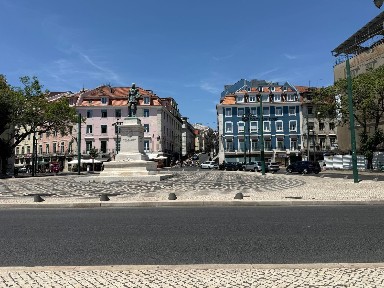 Restaurante, bar para trespasse na Rua do Alecrim