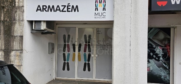 Arrendamento de espaço comercial na Praça António Macedo