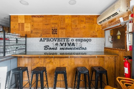 Cafetaria, restaurante para trespasse na Rua Elias Garcia, 78