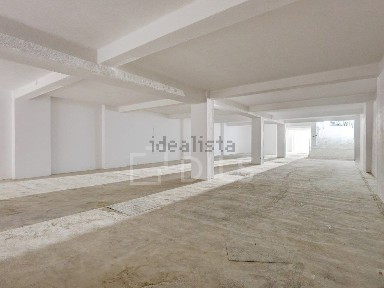 Arrendamento de armazém na Rua Almirante Barroso