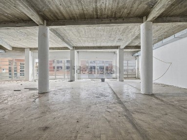 Arrendamento de espaço comercial na Avenida da República