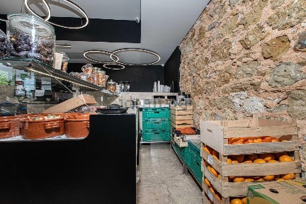 Negócio para trespasse na Avenida 24 de Julho Mercado da Ribeira