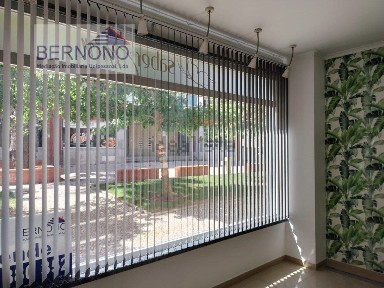Arrendamento de espaço comercial na Praça de Azurite, 57