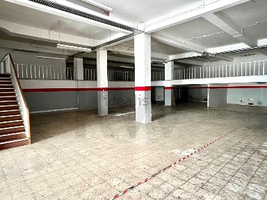 Arrendamento de espaço comercial na Rua José Estêvão