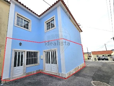 Arrendamento de espaço comercial na Avenida Doutor Brandão Vasconcelos, 20