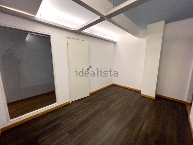 Arrendamento de espaço comercial no Largo Pocinhos, 2