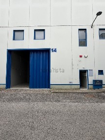 Arrendamento de armazém na Estrada Manuel Correia Lopes s/n