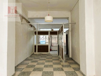 Arrendamento de espaço comercial na Praceta João Guedes