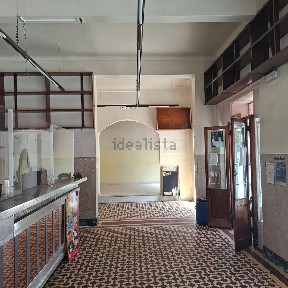 Arrendamento de espaço comercial na Rua Sousa Viterbo