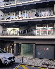 Arrendamento de espaço comercial na Avenida Combatentes da Grande Guerra, 17