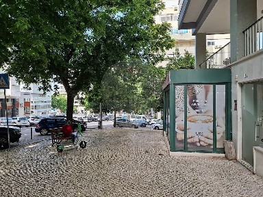 Arrendamento de espaço comercial na Rua Sousa Loureiro