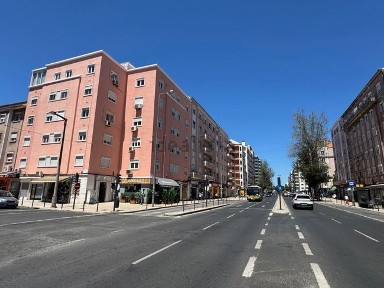 Arrendamento de espaço comercial na Avenida de Roma