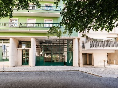 Arrendamento de espaço comercial no Largo de Andaluz