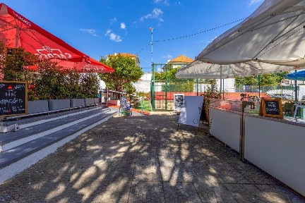 Restaurante, churrasqueira para trespasse na Avenida Dom João I